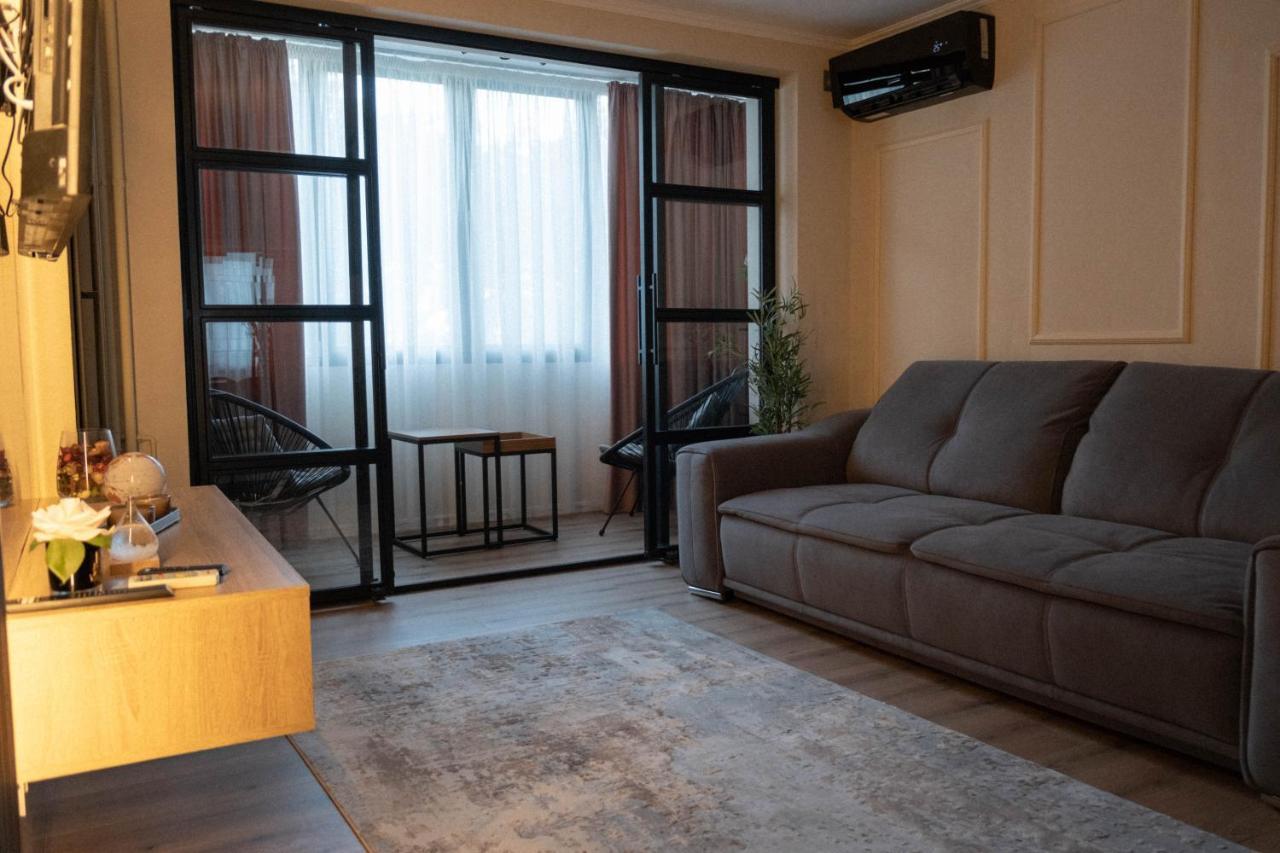 Cosy 2 Rooms Apartment In The Center Of The City Bucarest Extérieur photo