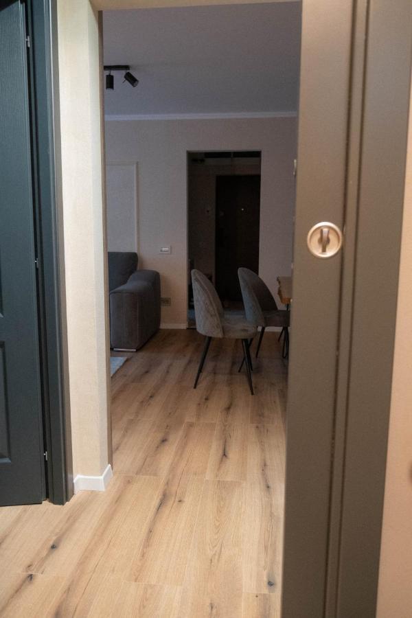 Cosy 2 Rooms Apartment In The Center Of The City Bucarest Extérieur photo